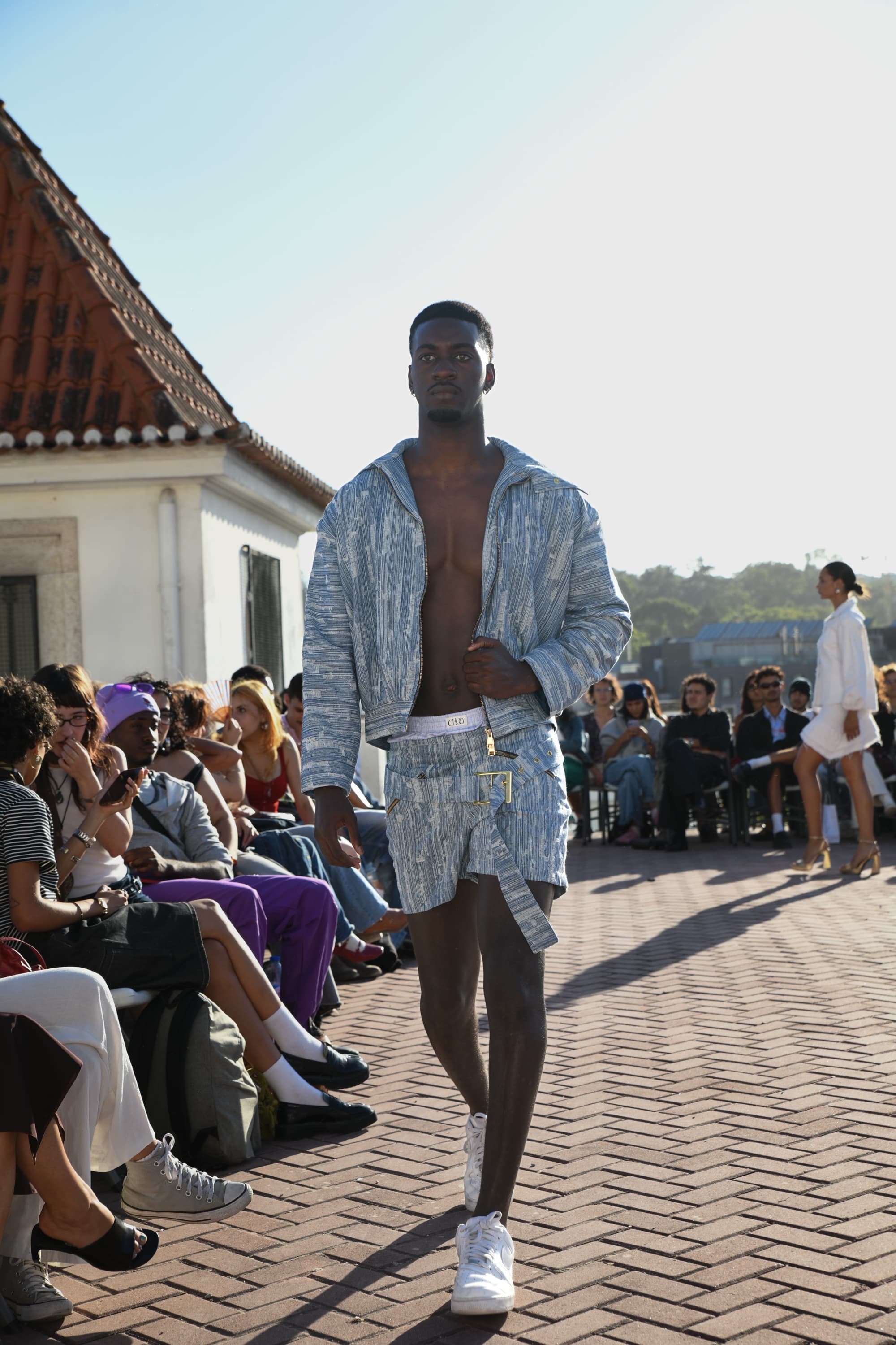 Look 02